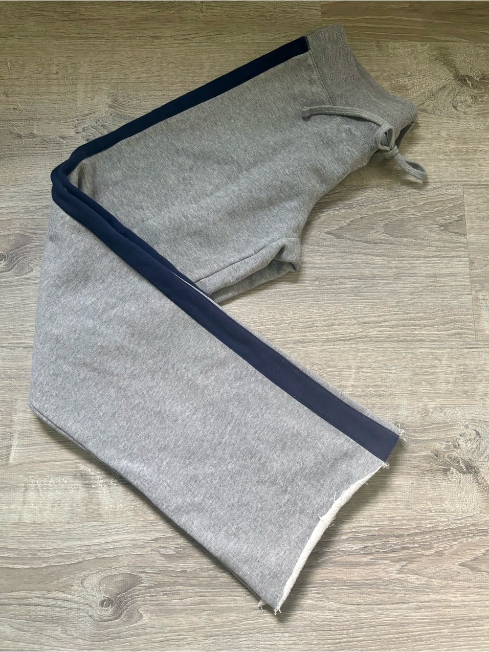 💝New Brandy Melville Gray Sweatpanys with navy stripe-One Size